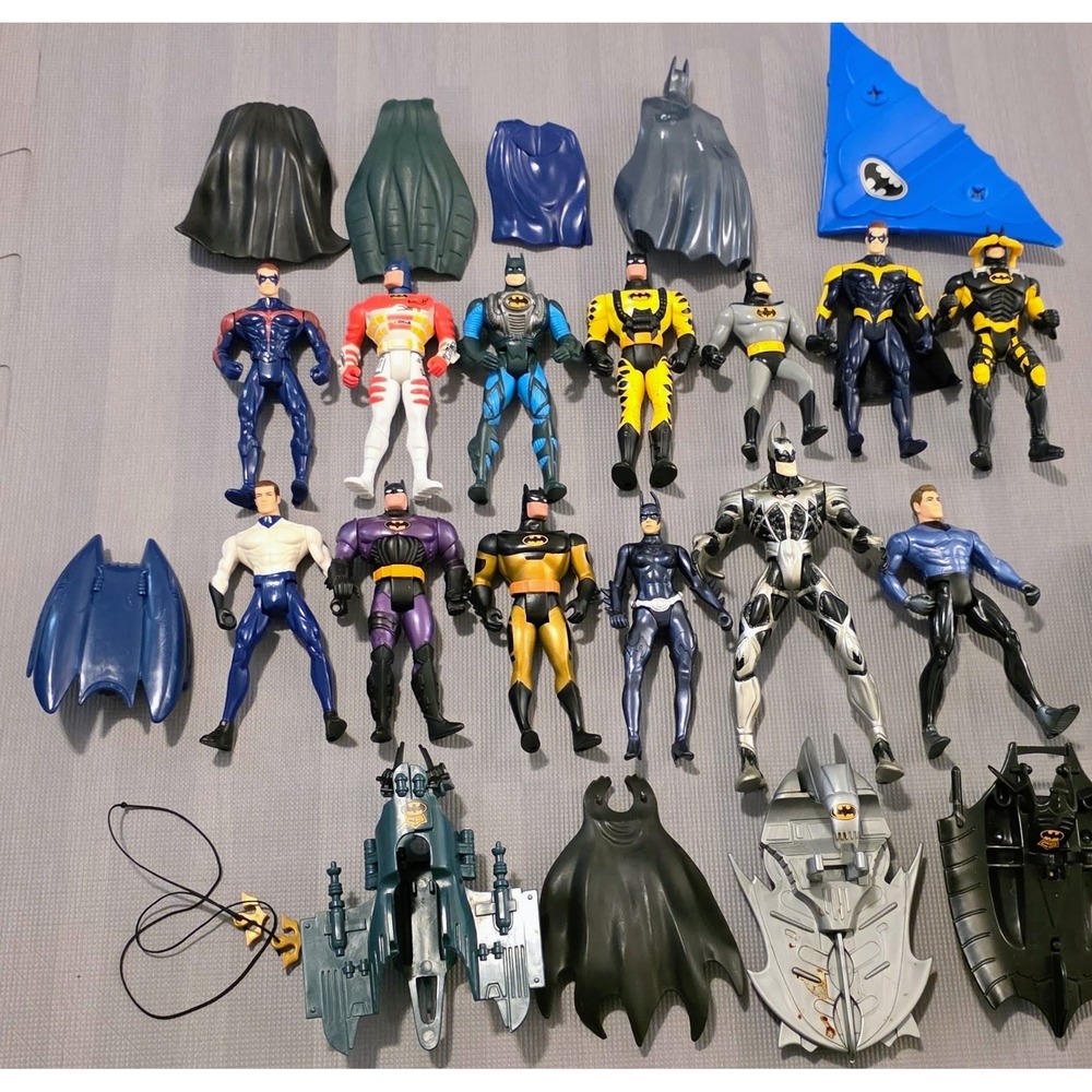 Vtg Lot Of Batman Accessories Kenner Action Figuers